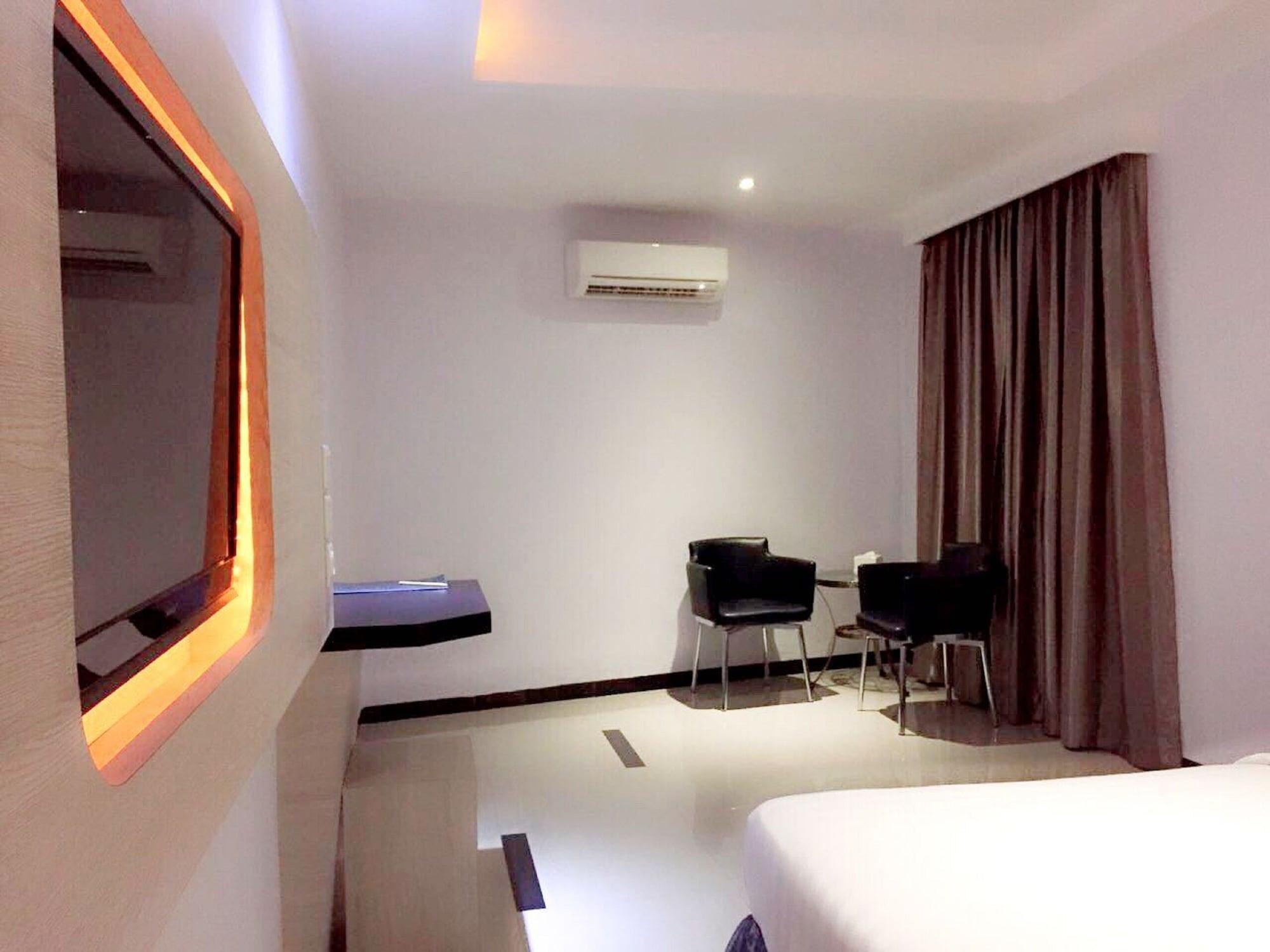 89 Hotel Batam Exterior foto
